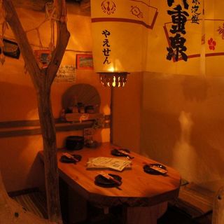 テーブル4名様×6