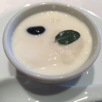 四川豆花飯荘 東京店 - 杏仁豆腐