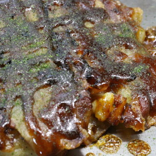 伝統の広東料理やお好み焼き、オリジナル料理が多彩な中華店◎