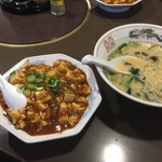 味鮮 - とんこつラーメンと麻婆飯