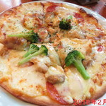 Shiroi Ehon - ガーリックチキンのピザ　\1080