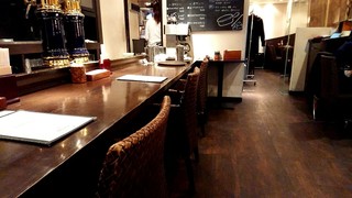 Bistro Wine Cafe HEARTH - 店内