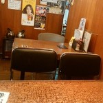 元祖とんかつカレー カツヤ - 店内、昭和の喫茶店風味