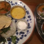 ビートイート - 2018年2月訪問時、するめいかのカレー、きのことひよこ豆のカレー、鹿肉のキーマ