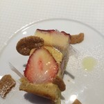 レストラン コバヤシ - イチゴのサバラン風