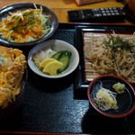 ミニかつ丼セット　１１００円