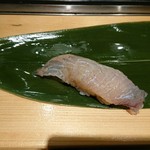 和食と立喰い寿司 ナチュラ - ヒラメ昆布〆 270円
