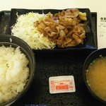 Yoshinoya - 豚生姜焼き定食 490円
