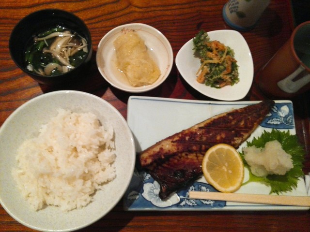 福島・石川町の居酒屋『幸助』- 地元食材と地酒が楽しめる人気店