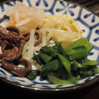 焼肉家 KAZU 神楽坂 - ナムルなどのおかず