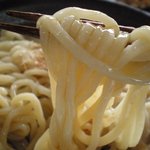 めん処 やかた庵 - ビヨヨヨ～～ンと伸びのある、ルフィー麺