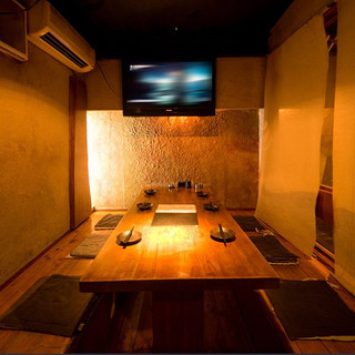 This is a completely private room with a comfortable wooden texture and dimmed lighting!