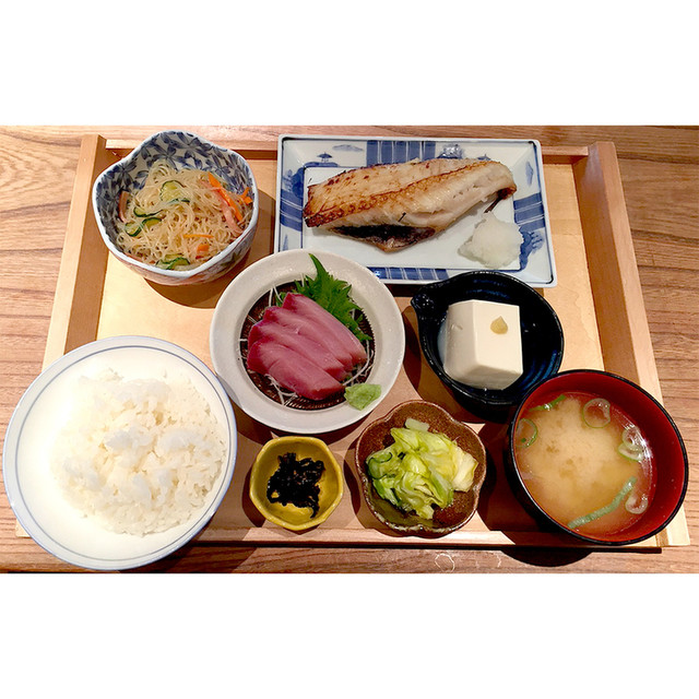 Loites レストラン 飲食店の検索 秋葉原魚金では平日毎日ランチ営業をしており 秋葉原魚金