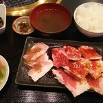 焼肉 もつ鍋 いこい - これで1000円(税込み)