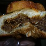 牛すじカレーパン断面