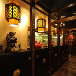 西安刀削麺酒楼 - シックな調度品で飾られたエントランス☆