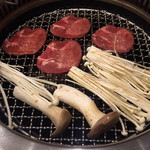 焼肉 山河 - 