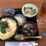 浅草 軍鶏家 - 軍鶏親子丼＋ウーロン茶 ¥1,558