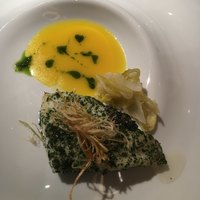 ロゼット - ハーブをまとわせた的鯛のロースト　ポワローネギのソース