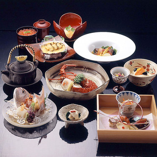 Kaiseki cuisine made with seasonal flavors. Enjoy seasonal flavors that change every month◎