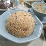 チャーハンとスープ