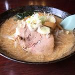 コーヒー＆ラーメン レストラン 花の館 - みそラーメン 750円。