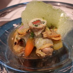 グランド ダイア - ごぼうやにんじんをスズキの身で包んだもの