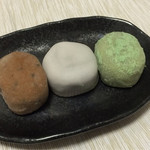 御菓子司 東寺餅 - 亥の子餅、東寺餅、うぐいす餅