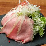 Gyuutanya Giontei - ローストビーフサラダ