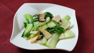 Chinese Dining Ikegame - 青菜、椎茸、筍の炒めニンニクの香り