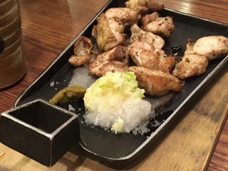 豚道楽 - 鶏ちゃん焼き 甲州健味鶏の炭火焼き