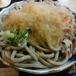 Teuchi Soba Kansuke - 「かつ丼セット」の　お蕎麦におろし出汁をぶっかけました