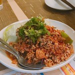 タイ国料理　チャイタレー - イサーン地方の鳥挽肉とハーブサラダ