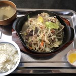 絆食堂 - 牛肉の野菜炒め定食