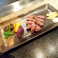 鉄板焼 煖 - お肉と野菜が焼き上がり