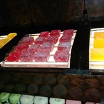 銀座 レカン - 宝石箱に入ったミニャルディーズ