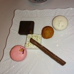 銀座 レカン - 友人のミニャルディーズ