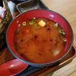 楽食堂 はいじ  - セットの赤だし