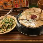 林家 - チャーシューメンと、半チャーハン