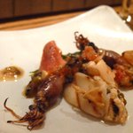 レストラン モンローズ - ほたるイカとホッキ貝の網焼き