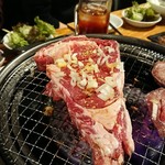 焼肉ギュービッグ - 