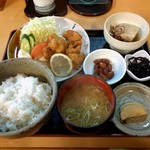 Ganko Jei - 鳥唐揚げ定食（750円）