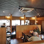 梅田軒 - テーブル席 ＆ 小上がり座卓席