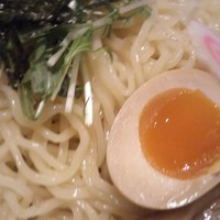 八べえ - 鰻つけ麺のアップ