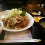 ジン - 生姜焼き定食920円