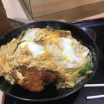 富士 - カツ丼ご飯半分