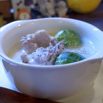 灯 - 鶏肉と芽キャベツのクリーム煮