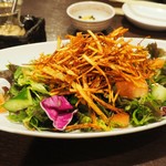 cafe ＆ izakaya　Home - ジャガイモパリパリサラダアップその１