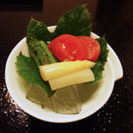 鮨でですけ - 生野菜もこのとおり〜♬