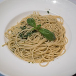 Sagrantino - ランチパスタセット125HKDから私はジェノベーゼのパスタ　量がかなりある